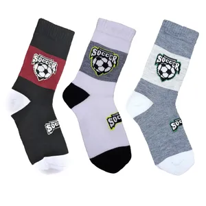 جوراب پسرانه طرح توپ فوتبال مجموعه 3 عددی