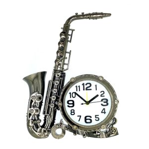ساعت رومیزی مدل ساکسیفون کد 01-110