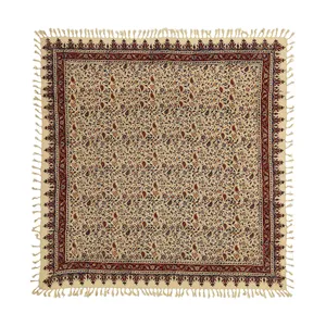 رومیزی قلمکار طرح گل ریز کد 018 سایز 120 × 120 سانتی متر