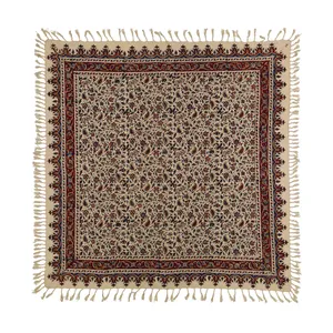 رومیزی قلمکار حاج محمد علی هاشمیان طرح گل ریز کد 025 سایز 100 × 100 سانتی متر