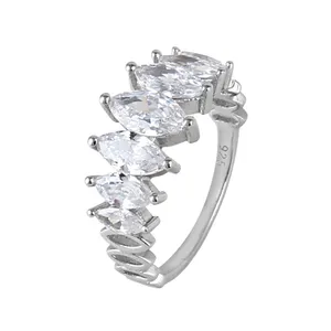 انگشتر نقره زنانه مد و کلاس کد 1000496