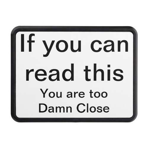 استیکر لپ تاپ طرح اگه میتونی اینو بخونی خیلی نزدیکی کد 14