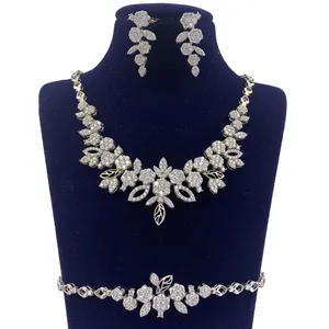 نیم ست نقره زنانه کد araz-261