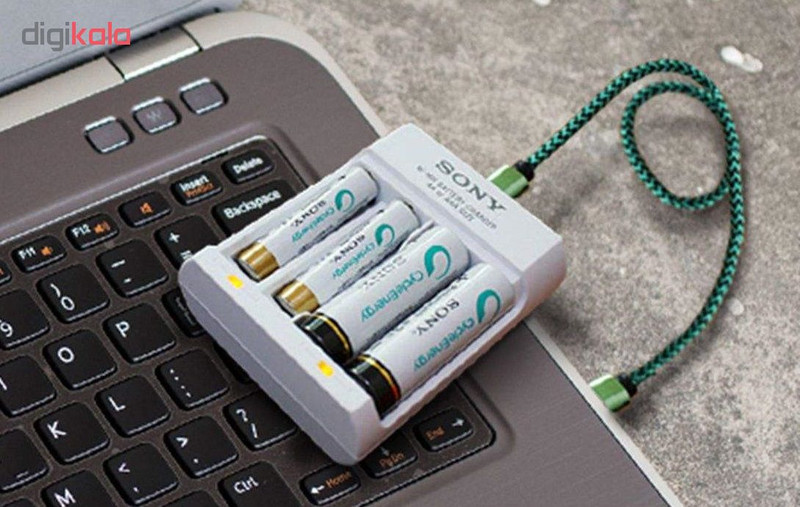 شارژر باتری سونی مدل BCG-34HHU4K به همراه 4 عددی باتری قلمی
