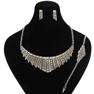 نیم ست نقره زنانه مد و کلاس کد mc-331