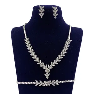 نیم ست نقره زنانه کد ARAZ-265