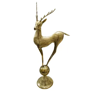 مجسمه طرح گوزن مدل 142