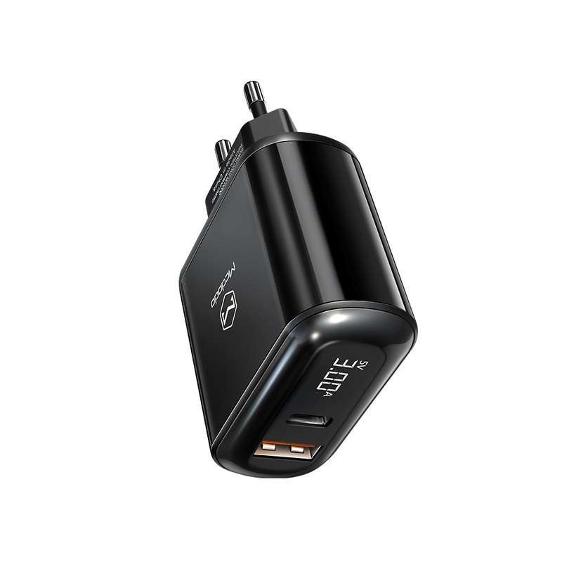 شارژر دیواری مک دودو مدل CH-717 شارژر دیواری مک دودو مدل CH-717