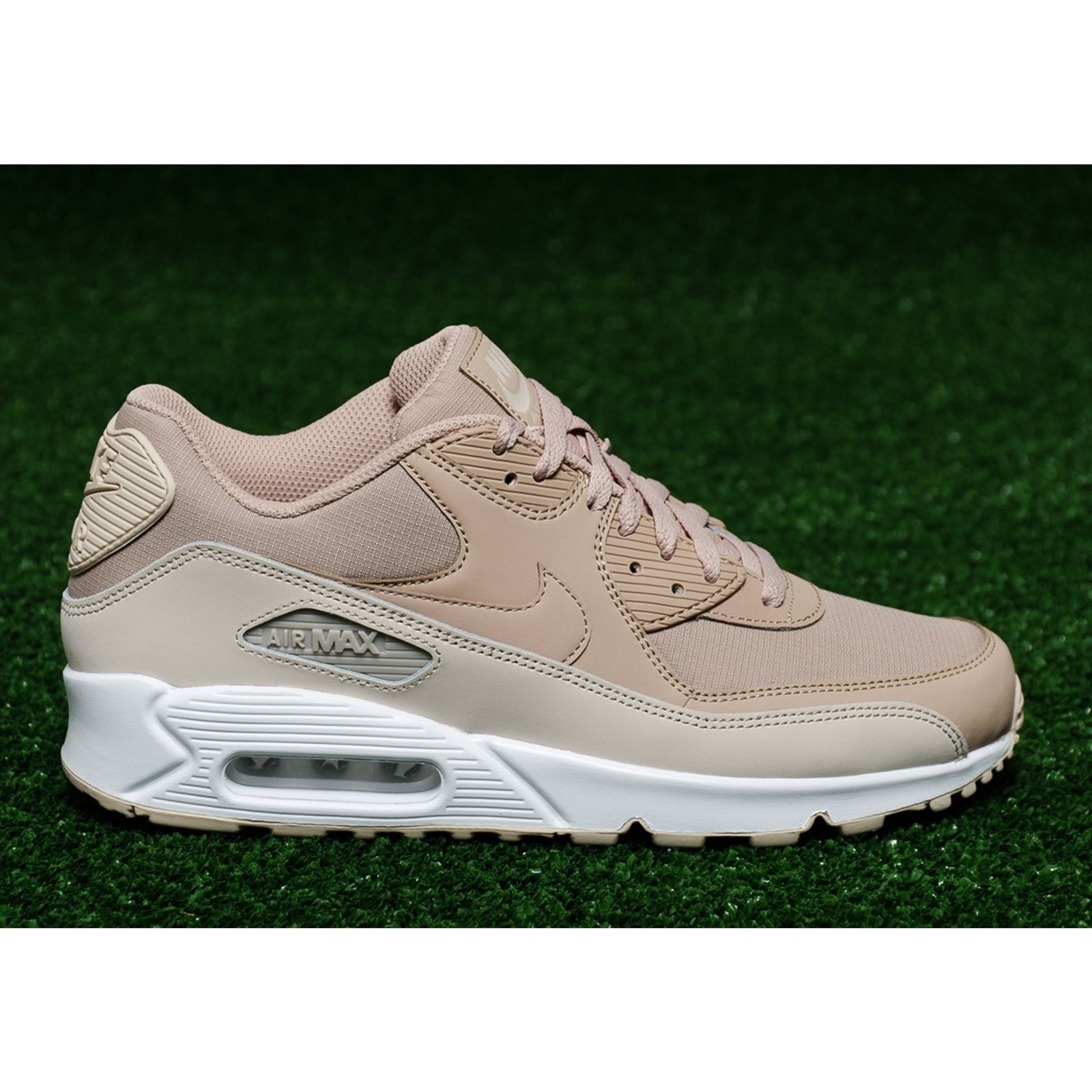 کفش ورزشی دویدن مردانه Air Max 90 Essential - نایکی