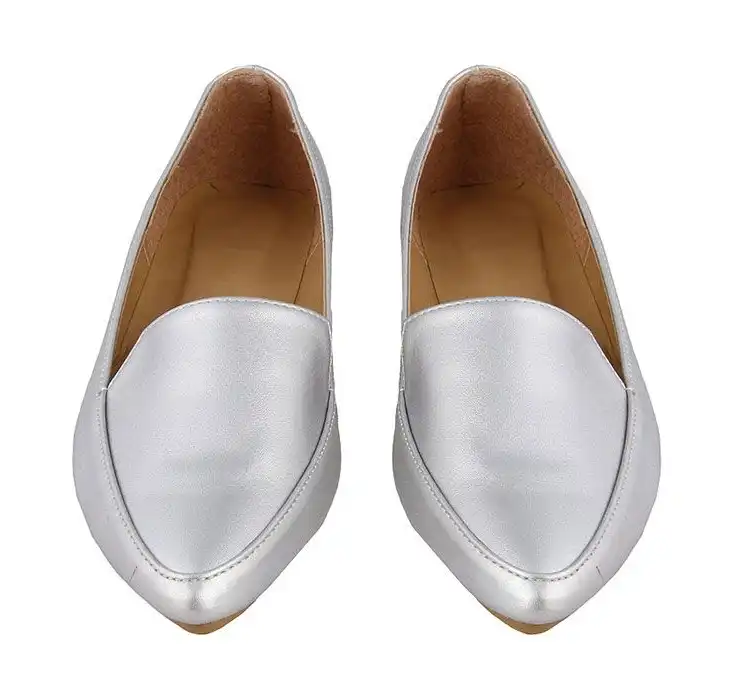 کفش کلاسیک زنانه کد 159012170 پنجه باریک رنگ نقره ای