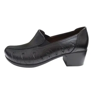 کفش زنانه روشن طرح ترمه