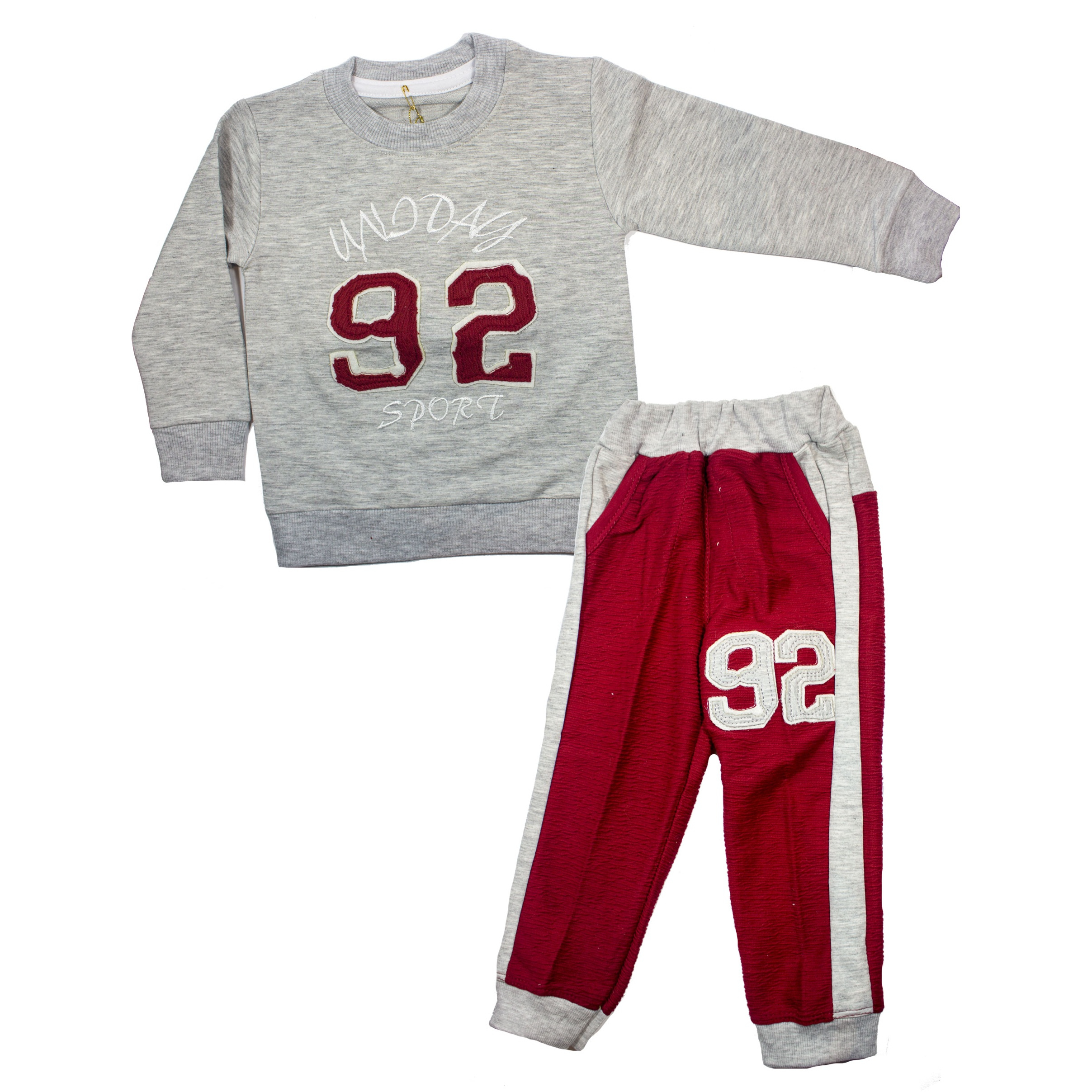 عنوان : ست سویشرت و شلوار بچگانه طرح فوتبال رنگ زرشکی طوسی