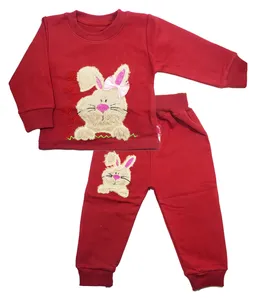 ست سویشرت و شلوار بچگانه طرح خرگوش ناقلا رنگ قرمز