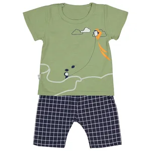 ست تی شرت و شلوارک نوزادی کد 4