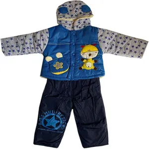 ست کاپشن و شلوار نوزادی طرح زرافه کد 001