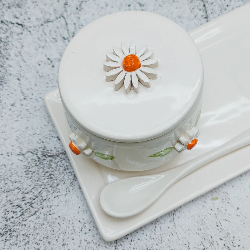 عکس شماره 3 : ست 4 تکه فنجان و قندان سرامیکی طرح گل بابونه کد 01