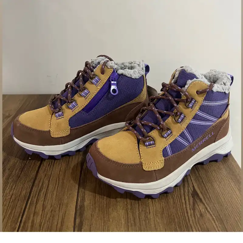 کفش طبیعت گردی پسرانه مرل مدل C2090