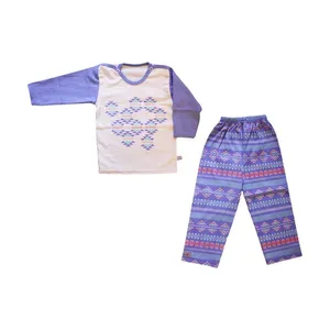 ست لباس کودک به آوران طرح  هندسی کد 01