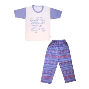 ست لباس کودک به آوران طرح هندسی کد 010