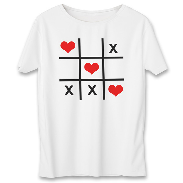 تی شرت زنانه به رسم طرح دور قلب کد 572