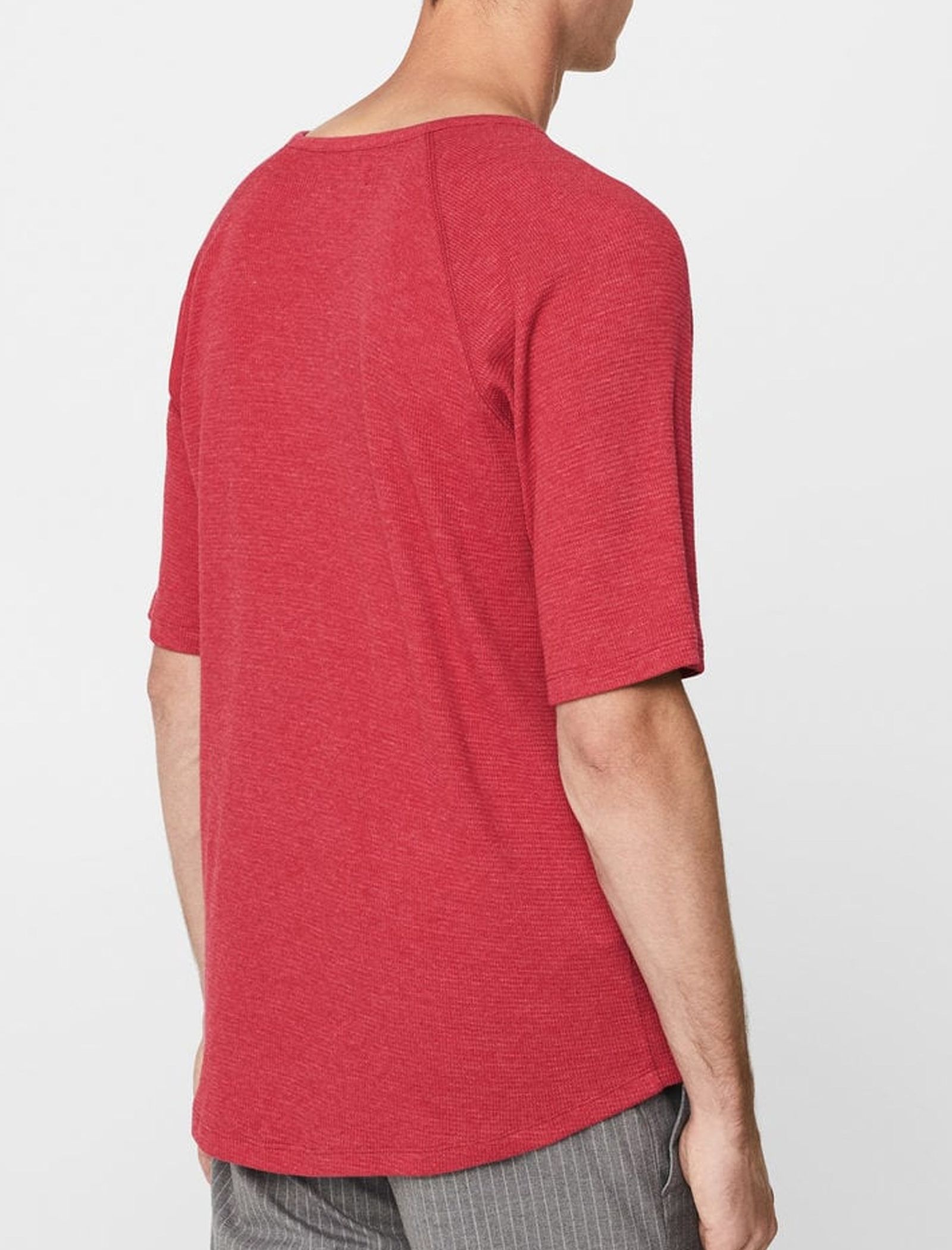 تی شرت نخی یقه گرد مردانه - مانگو - قرمز - 3