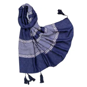 شال زنانه مدل منگوله دار