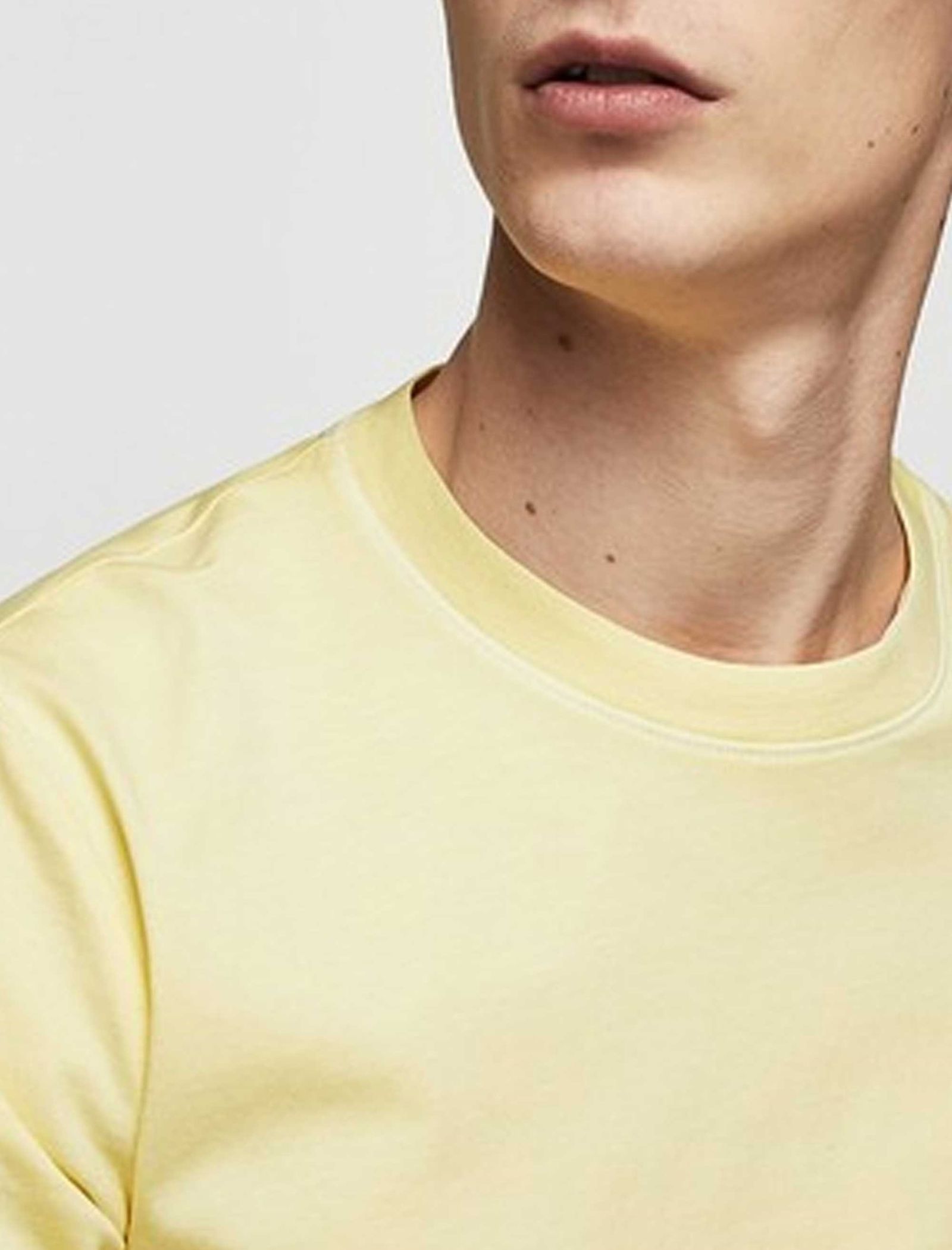 تی شرت نخی یقه گرد مردانه - مانگو - زرد - 5