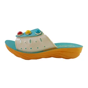 صندل دخترانه کلاسیک کد 02-401