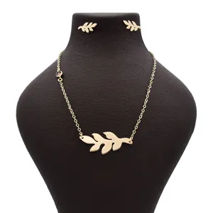 نیم ست طلا 18 عیار زنانه طرح برگ کد 682M379