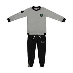 ست سویشرت و شلوار پسرانه نامدارز مدل 2021104-90