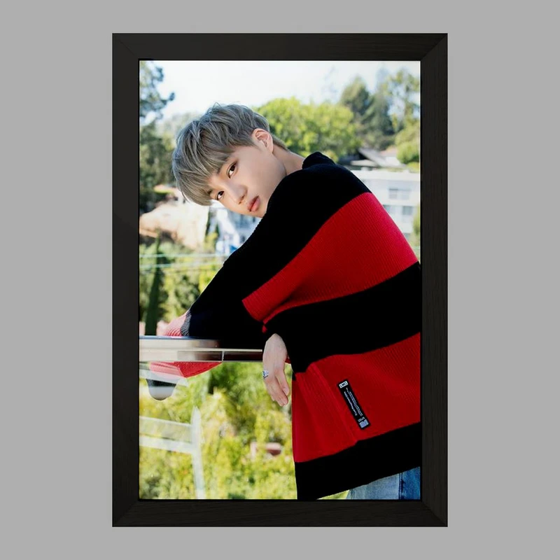 تابلو خندالو مدل کای گروه اکسو EXO  کد 13396