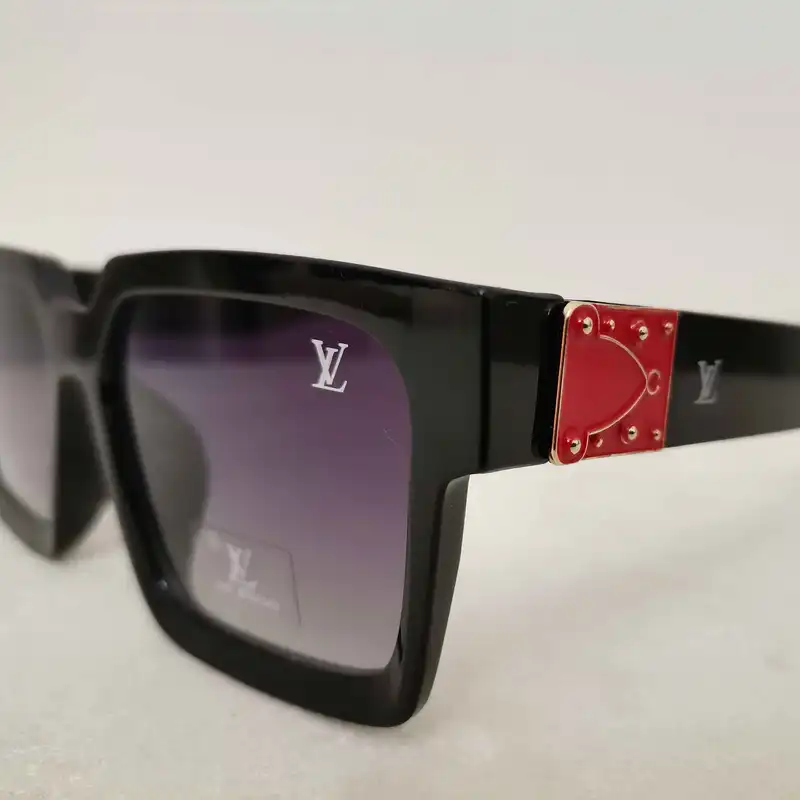 عینک آفتابی مدل 014