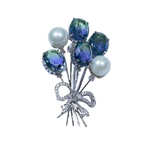 گل سینه زنانه روزینی مدل BR31