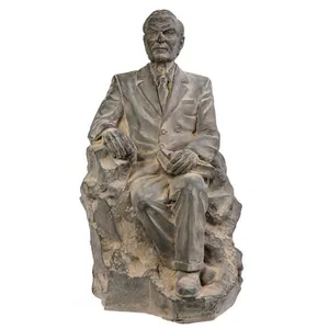 تندیس استاد شهریار کارگاه تندیس و پیکره شهریار کد M190