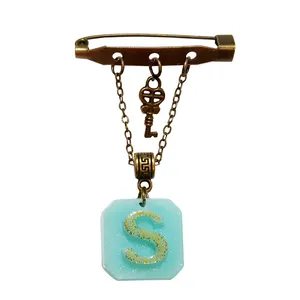 گل سینه زنانه طرح S کد  PM 398