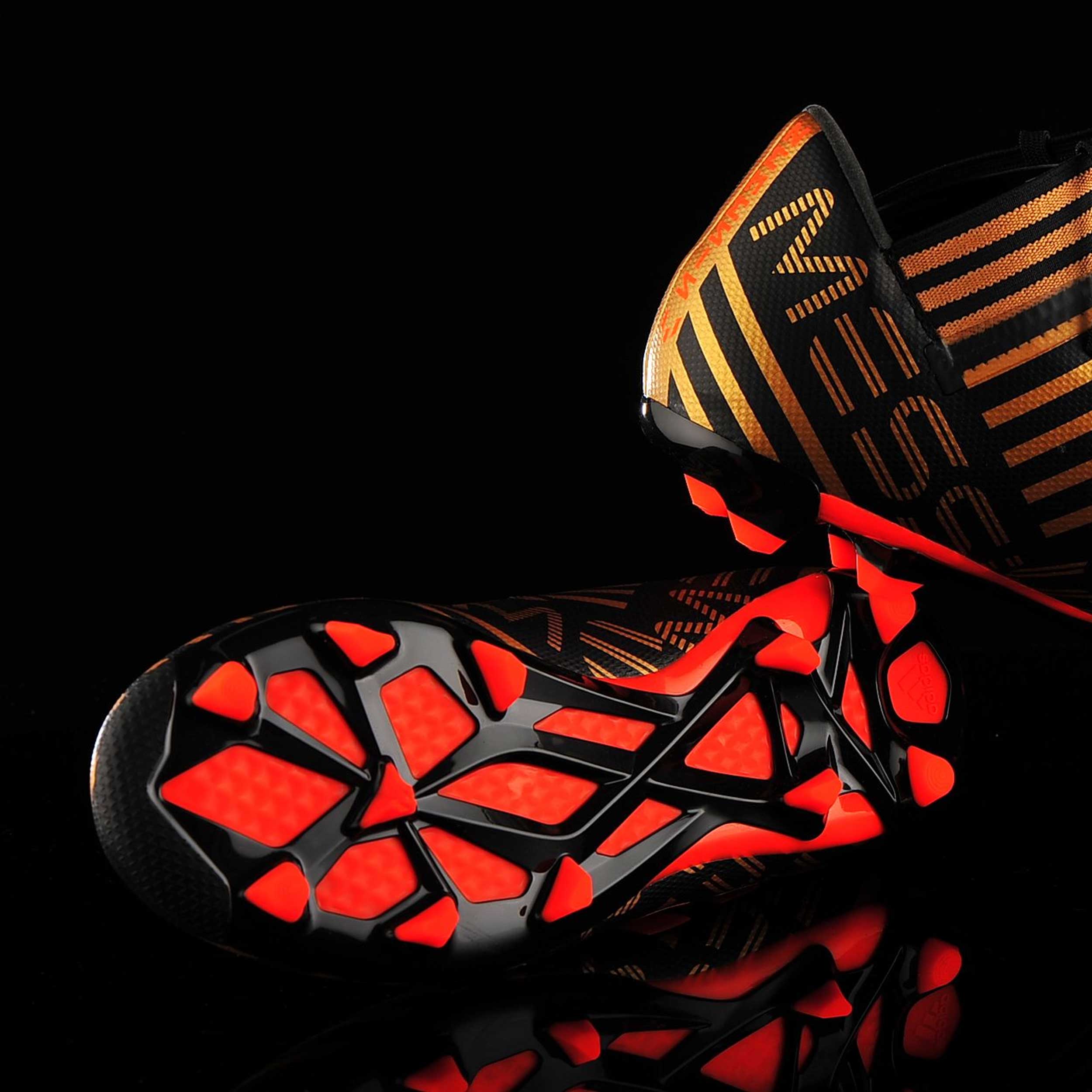 کفش مخصوص فوتبال پسرانه آدیداس سری NEMEZIZ MESSI مدل CP9173 -  - 4