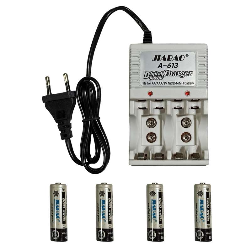شارژر باتری جیابائو مدل A_613 همراه با چهار عدد باتری قلمی شارژی