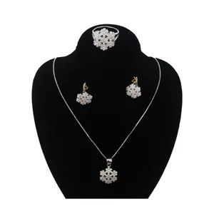 نیم ست نقره زنانه طرح دانه برف کد 003