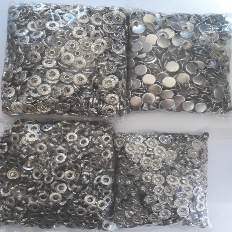 عکس شماره 6 : قالب دکمه پرسی مدل mi100 مجموعه 4 عددی به همراه 100 عدد دکمه