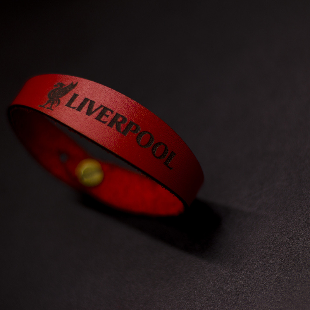 دستبند چرمینه اسپرت طرح لیورپول کد 6001-R