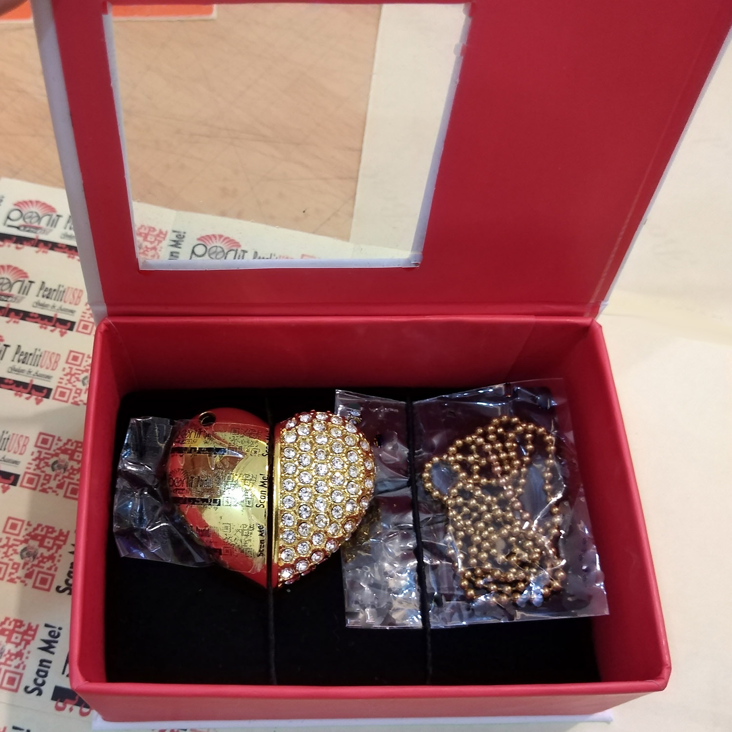  فلش مموری پرلیت یو اس بی طرح قلب مدل UJ-004 ظرفیت 128 گیگابایت