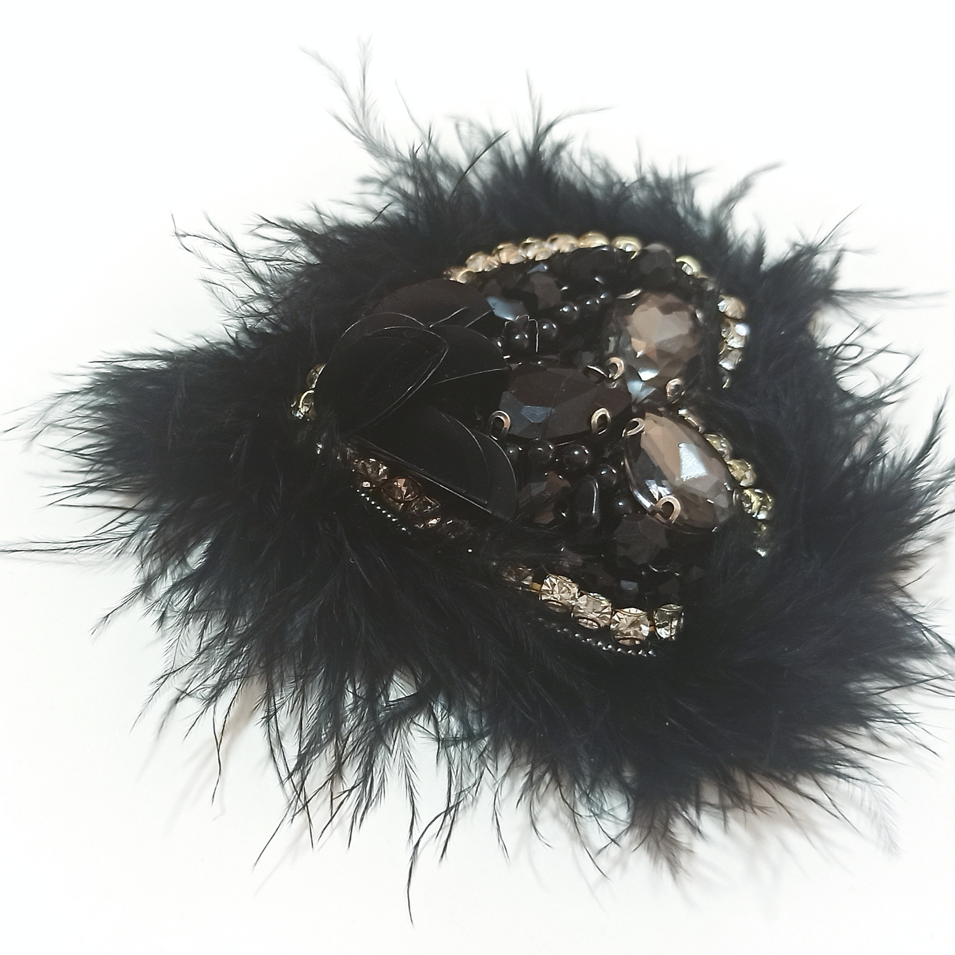 گل سینه زنانه طرح قلب مدل HBF090