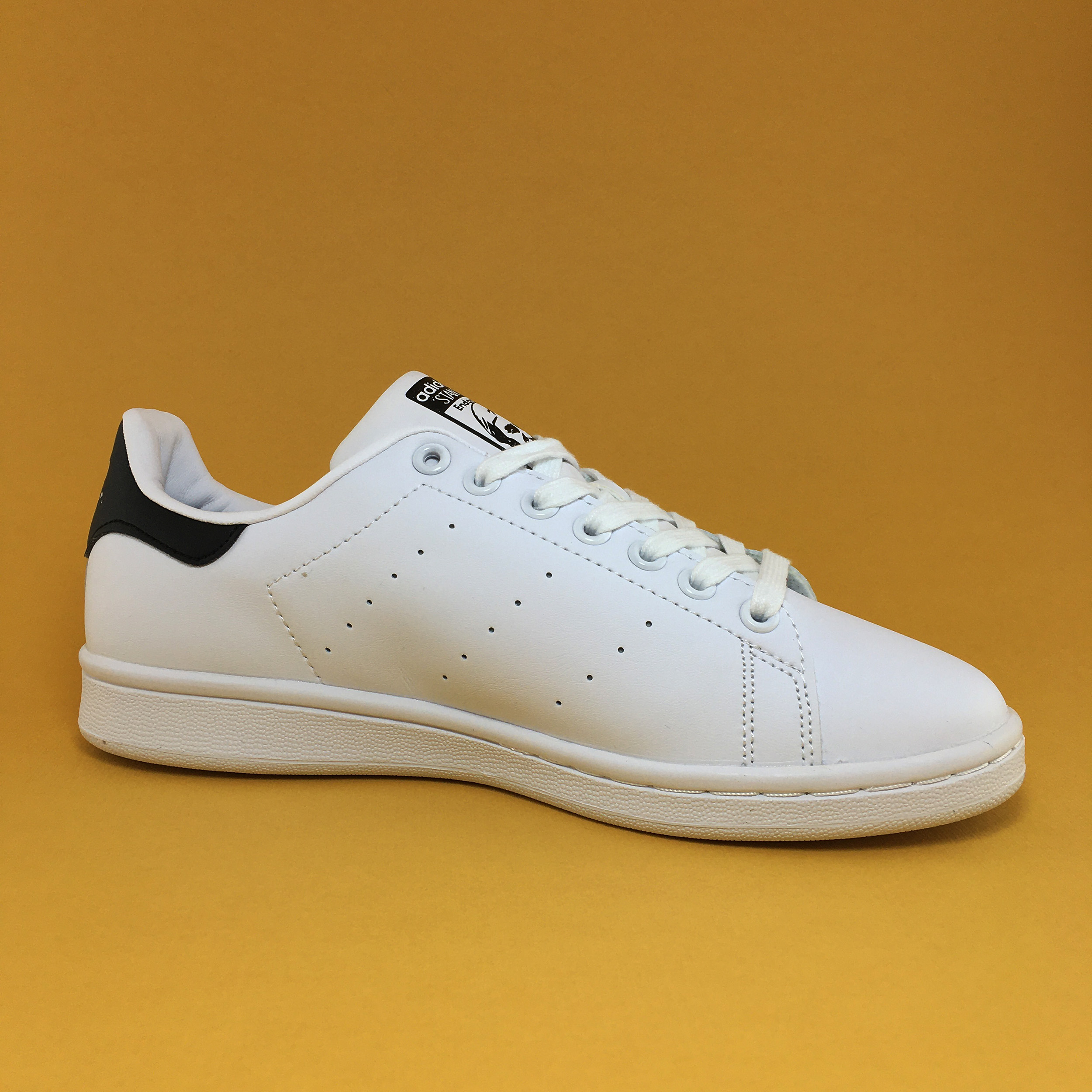 کفش مخصوص پیاده روی زنانه آدیداس مدل stan smith کد56