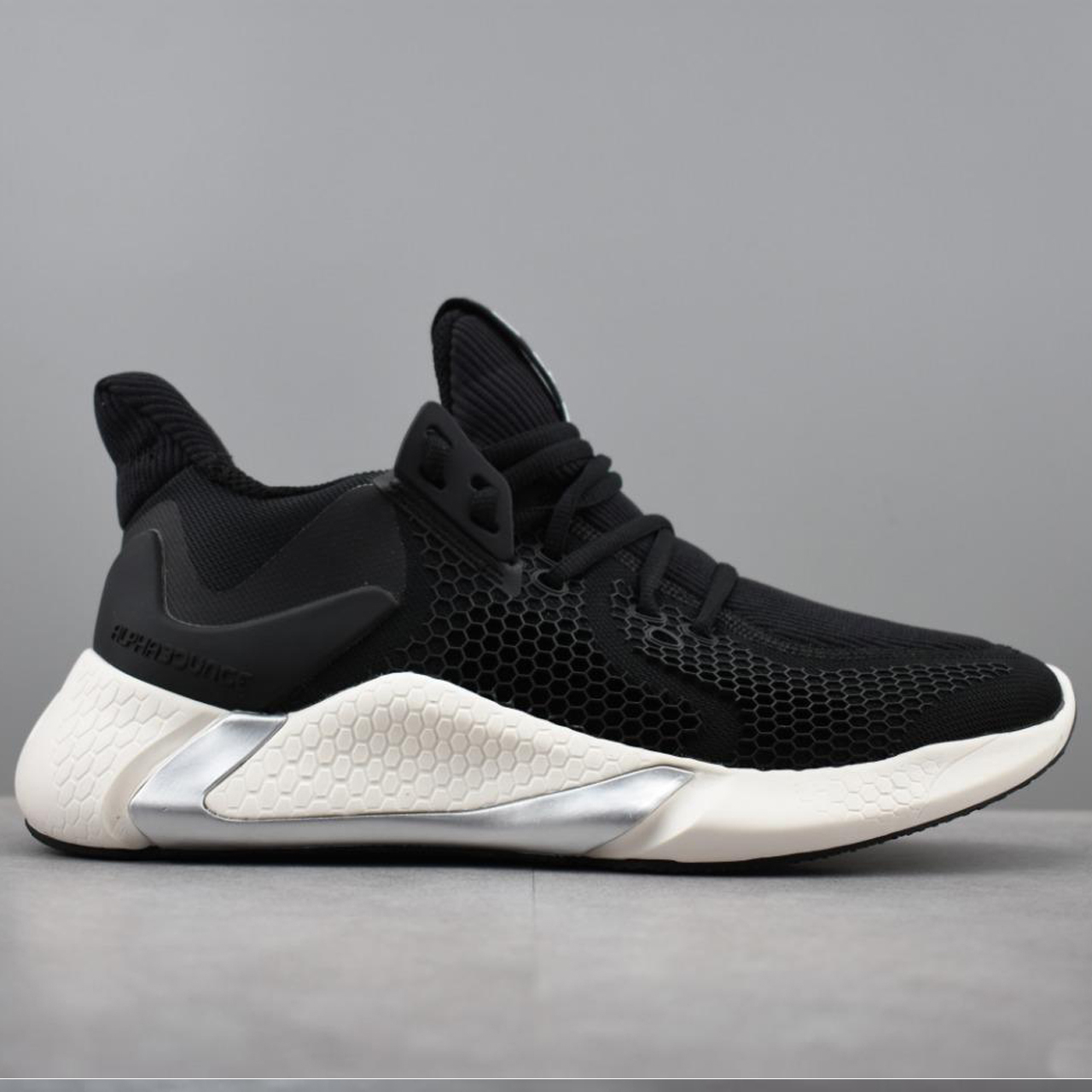  کفش مخصوص دویدن مردانه آدیداس مدل Alpha Bounce کد 654-987