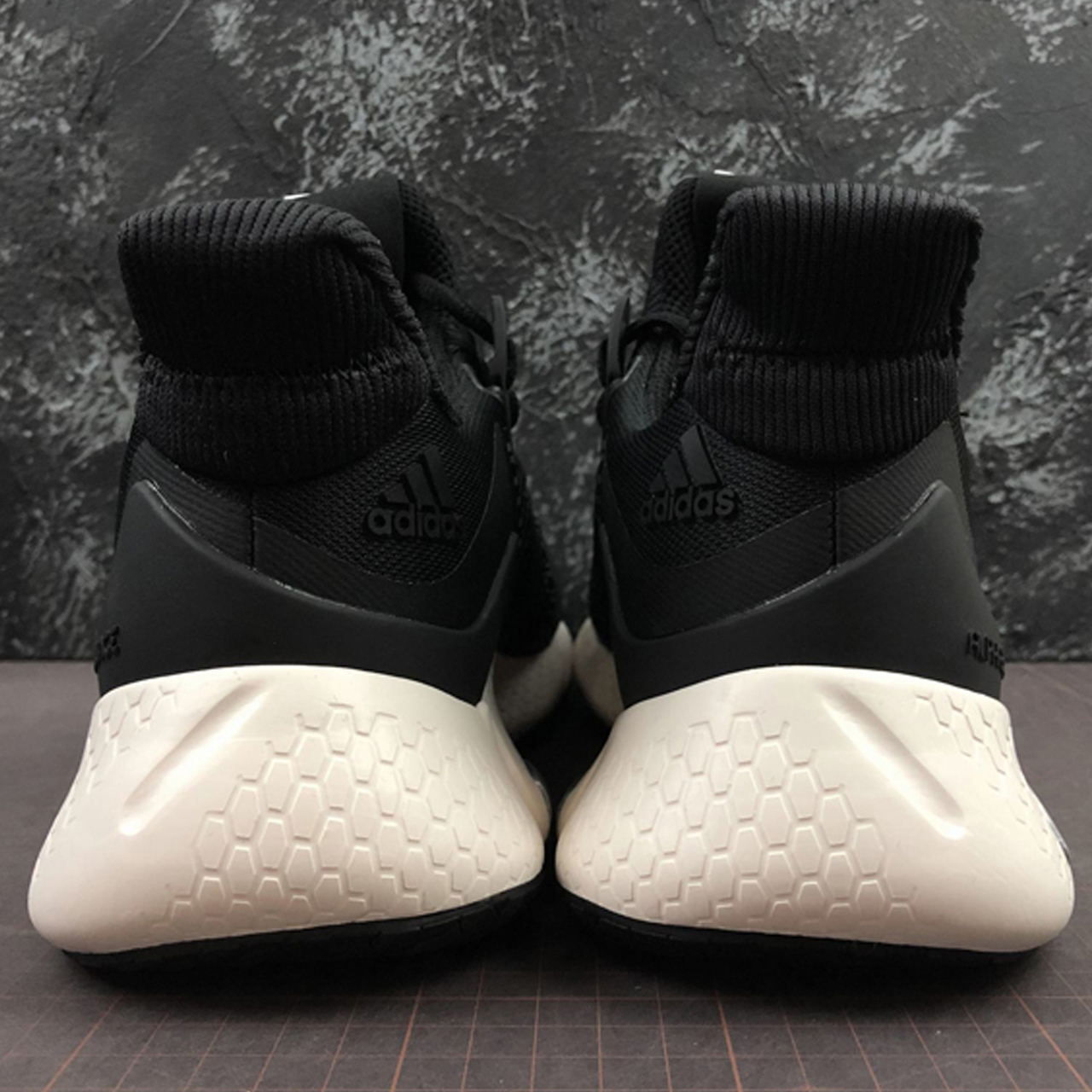  کفش مخصوص دویدن مردانه آدیداس مدل Alpha Bounce کد 654-987