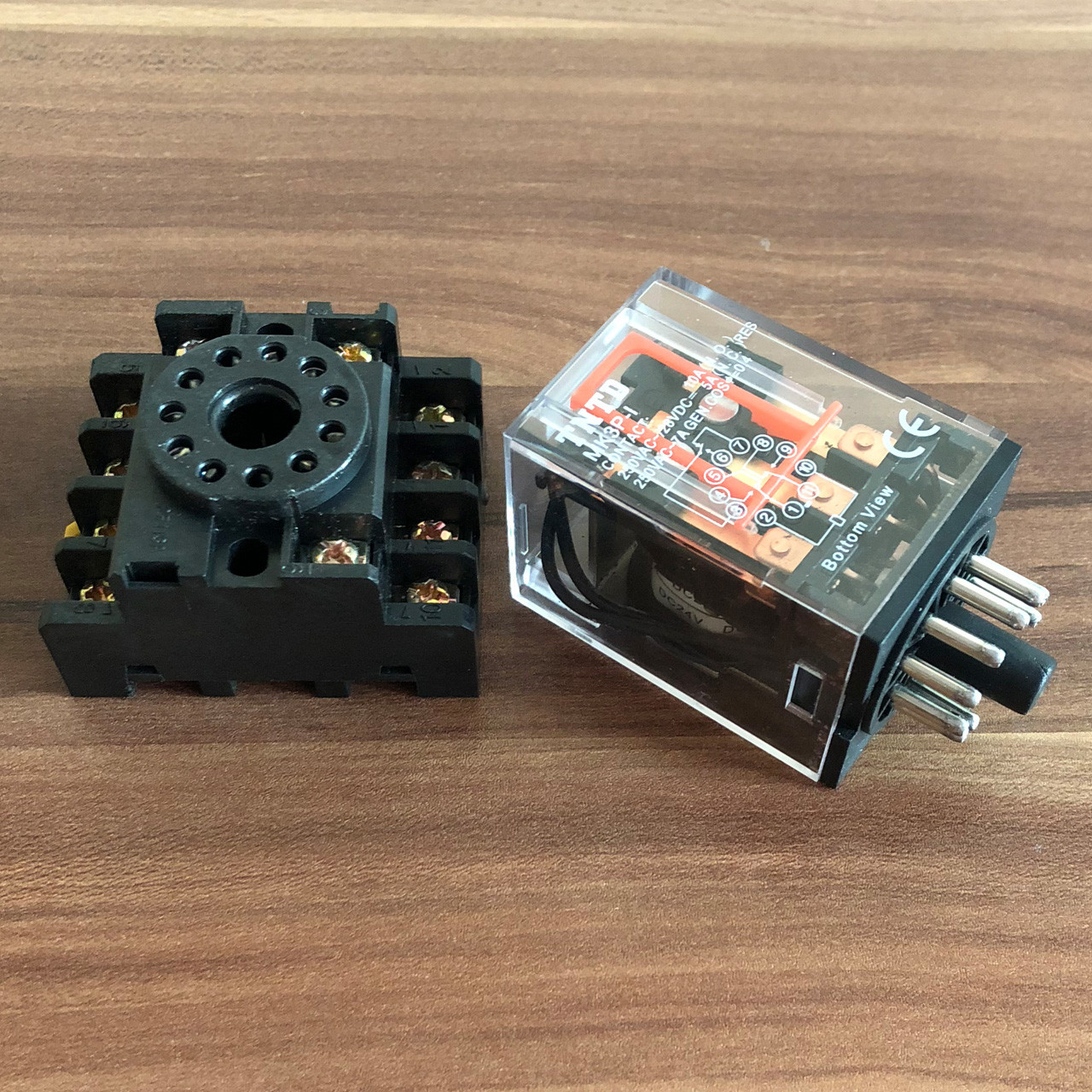 رله 11 پایه تی ان تی دی مدل MK3P1