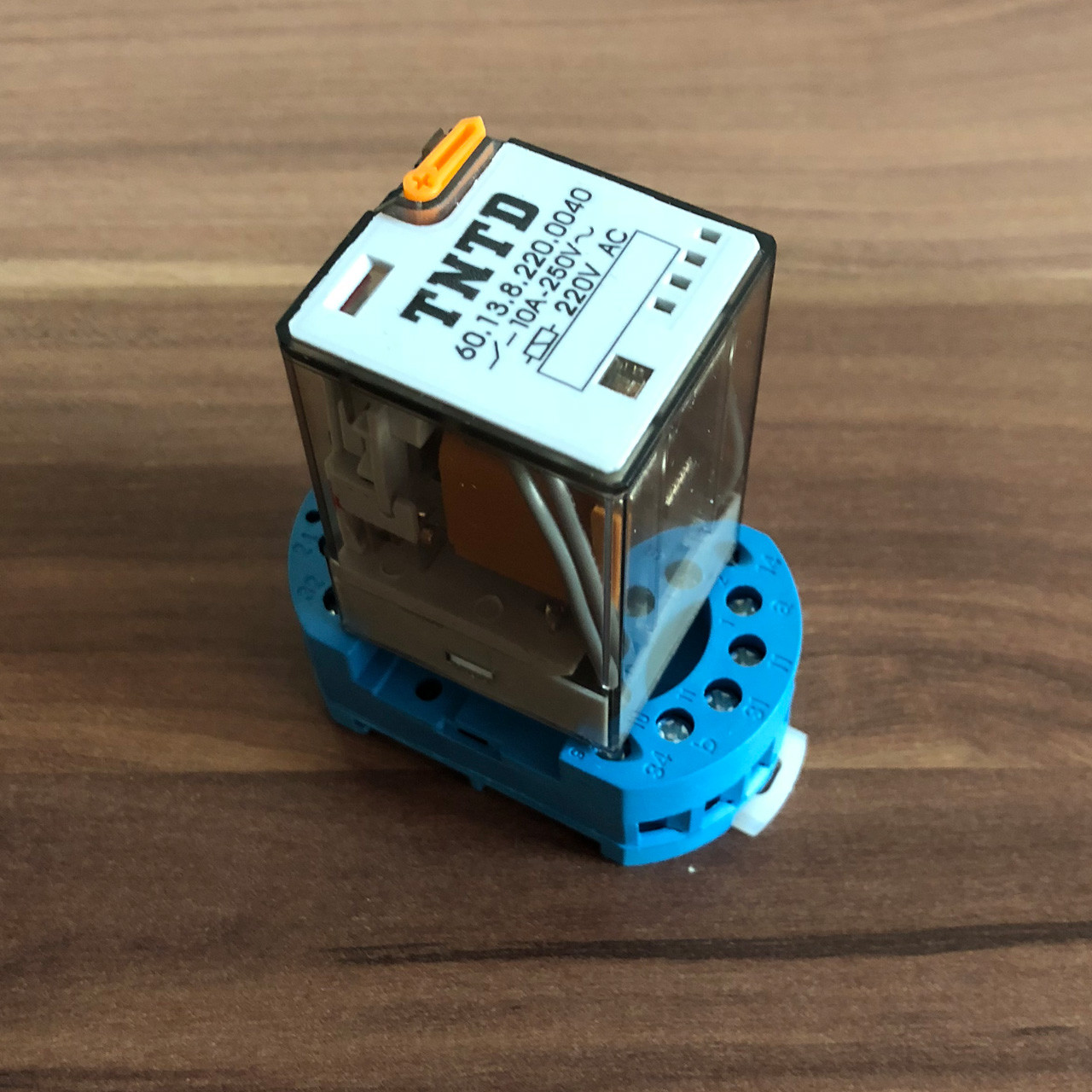 رله 11 پایه تی ان تی دی مدل 60.13.8 رله 11 پایه تی ان تی دی مدل 60.13.8