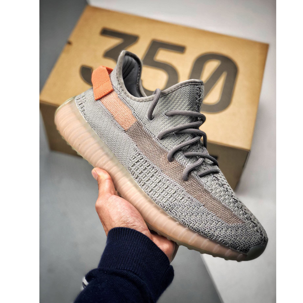 کفش مخصوص پیاده روی نه آدیداس مدل Yeezy Boost 350 v2-eg7492