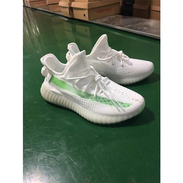 کفش مخصوص پیاده روی مردانه آدیداس مدل Yeezy Boost 350 v2-GR46872