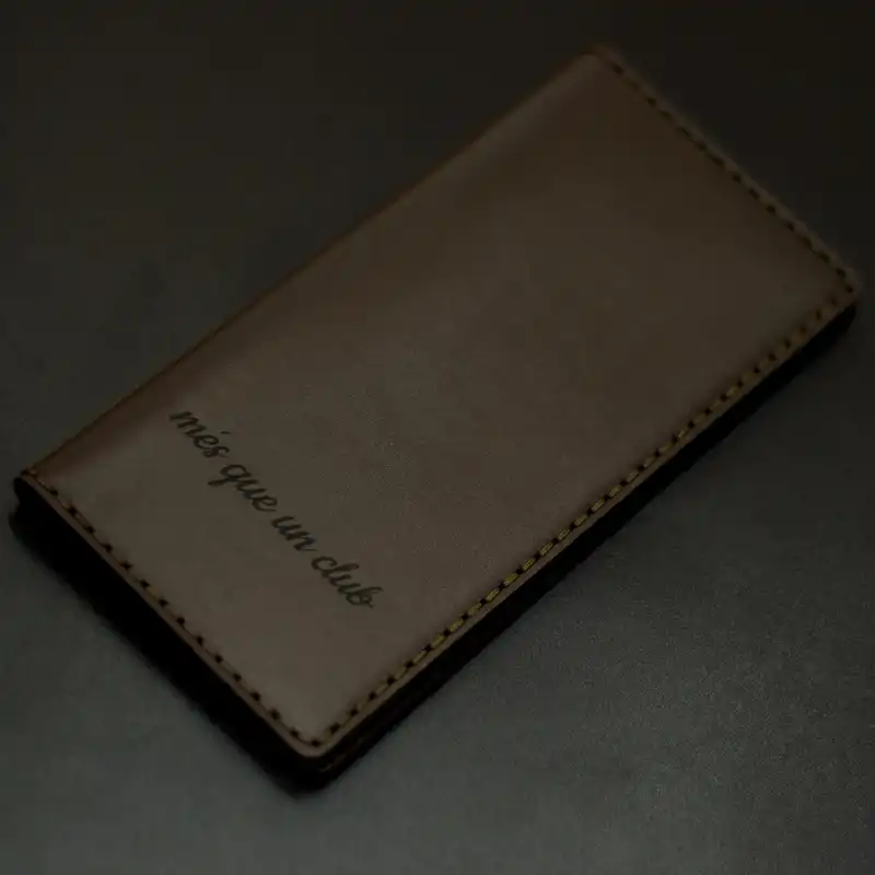 کیف پول چرمینه اسپرت طرح بارسلونا کد 3009